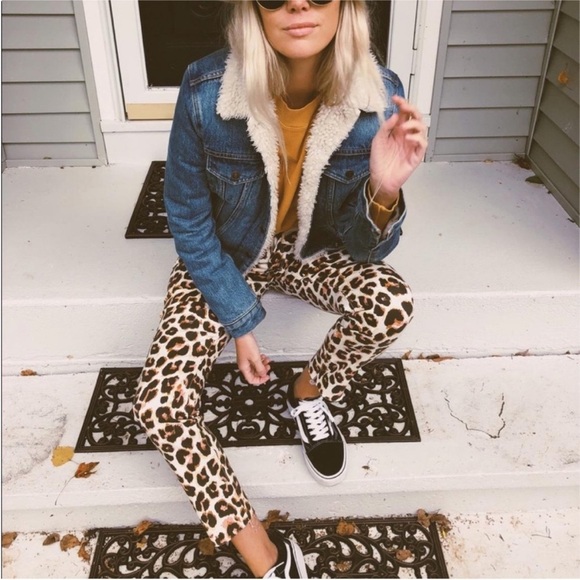 MOTHER High Waisted Ankle fray in Touch of the Tiger denim - Picture 2 of 13